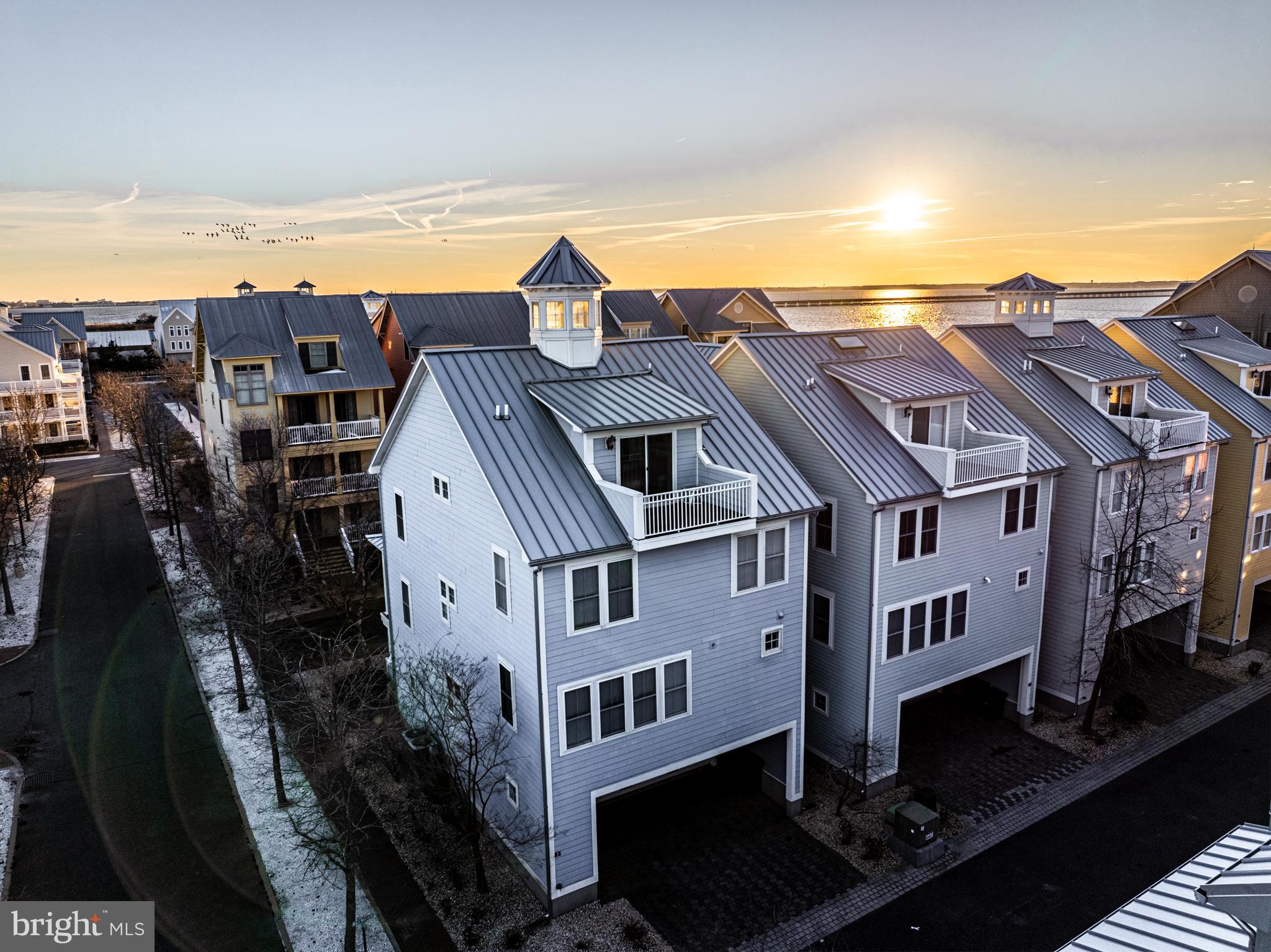 1 Beach Walk Mews Unit: LUS-AQ