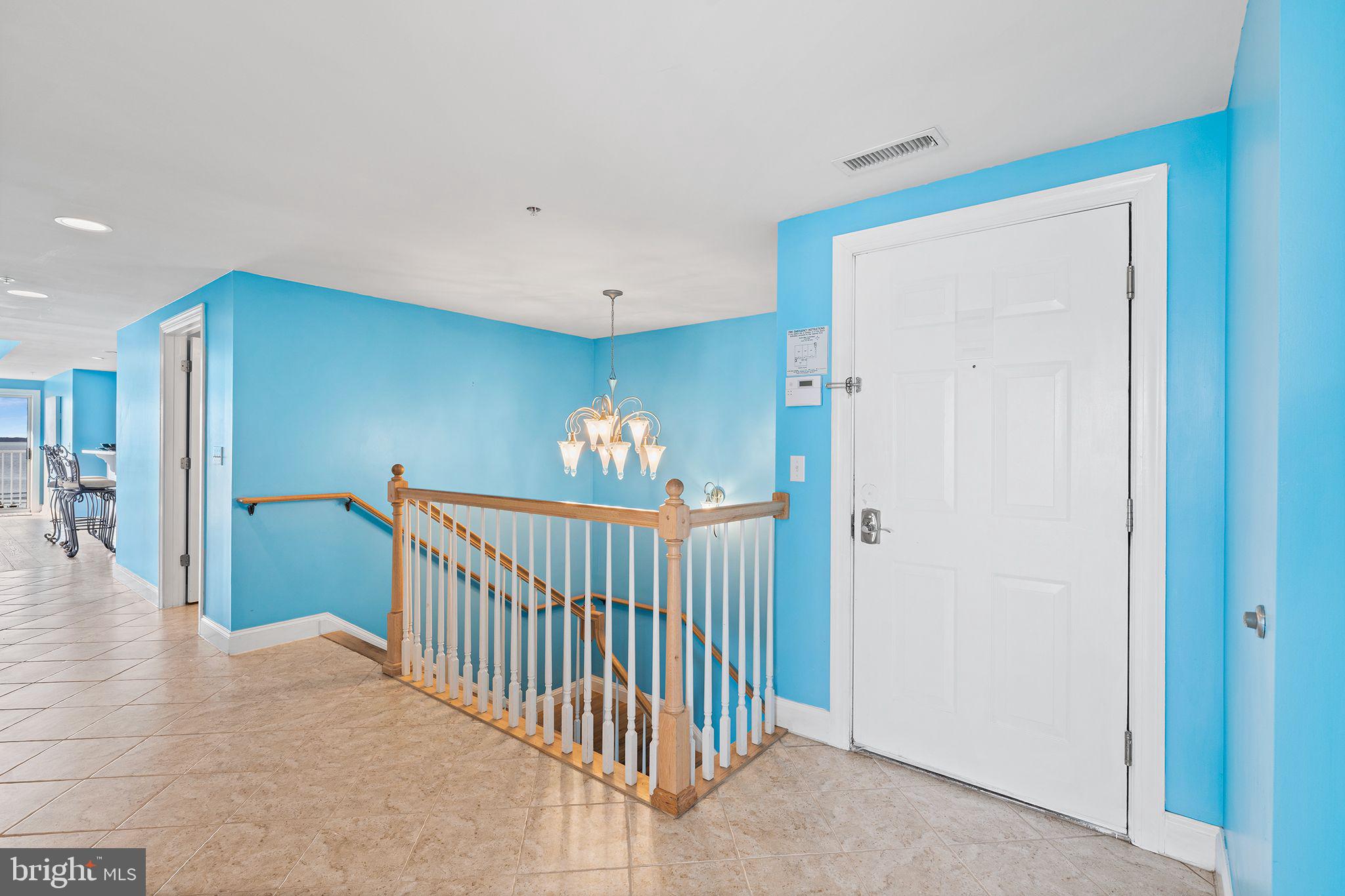 15 51st St #404
