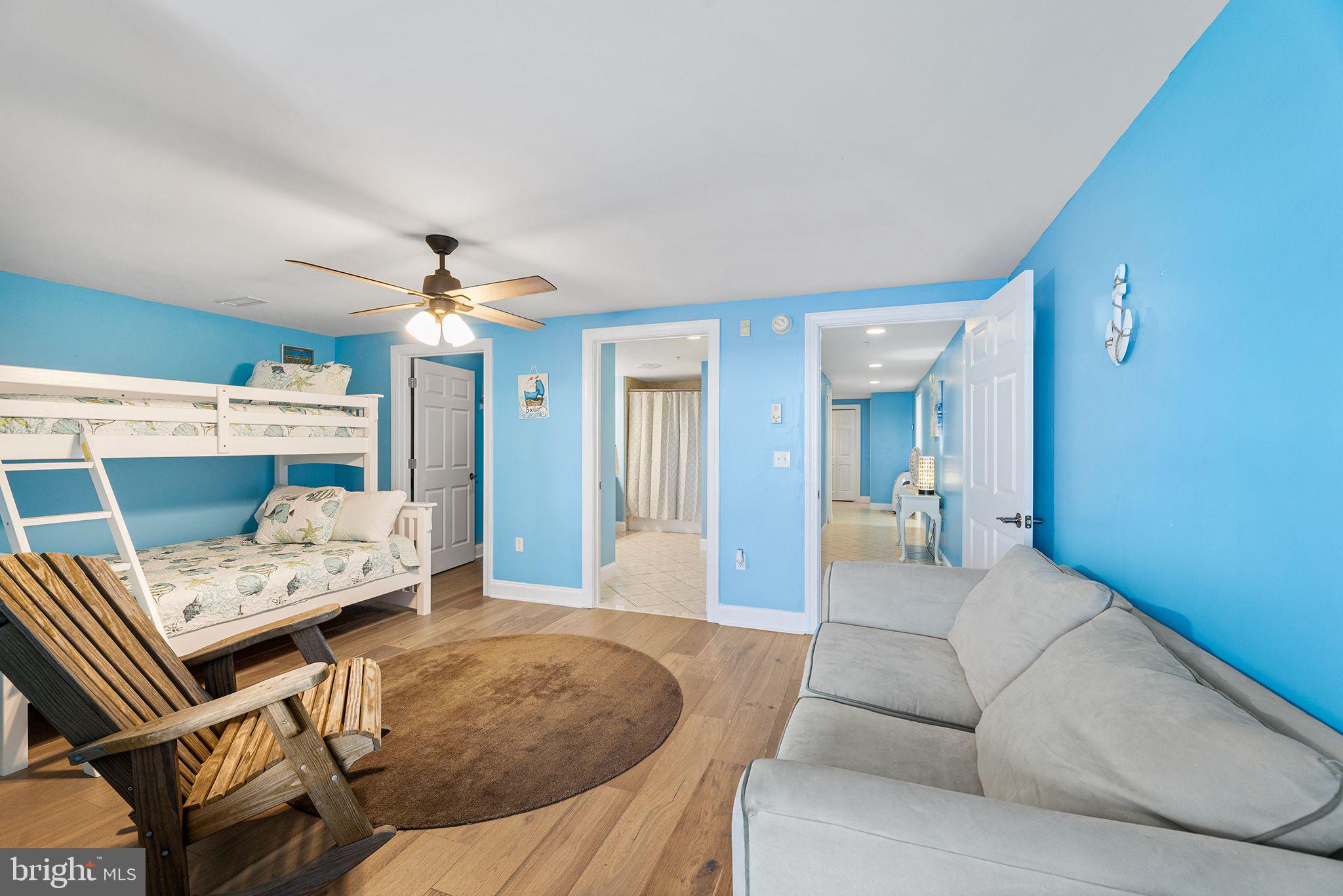15 51st St #404