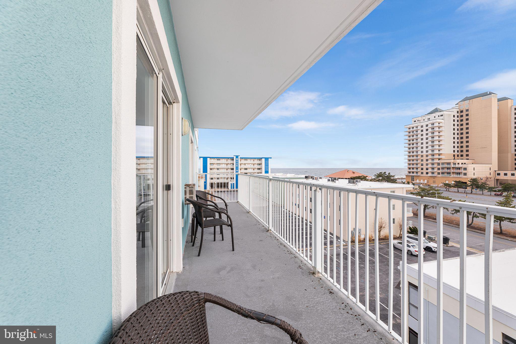 15 51st St #404