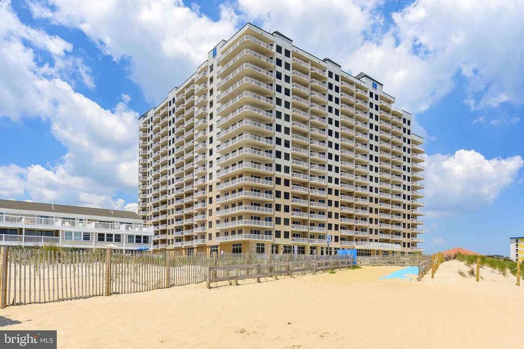 2 48th St #804