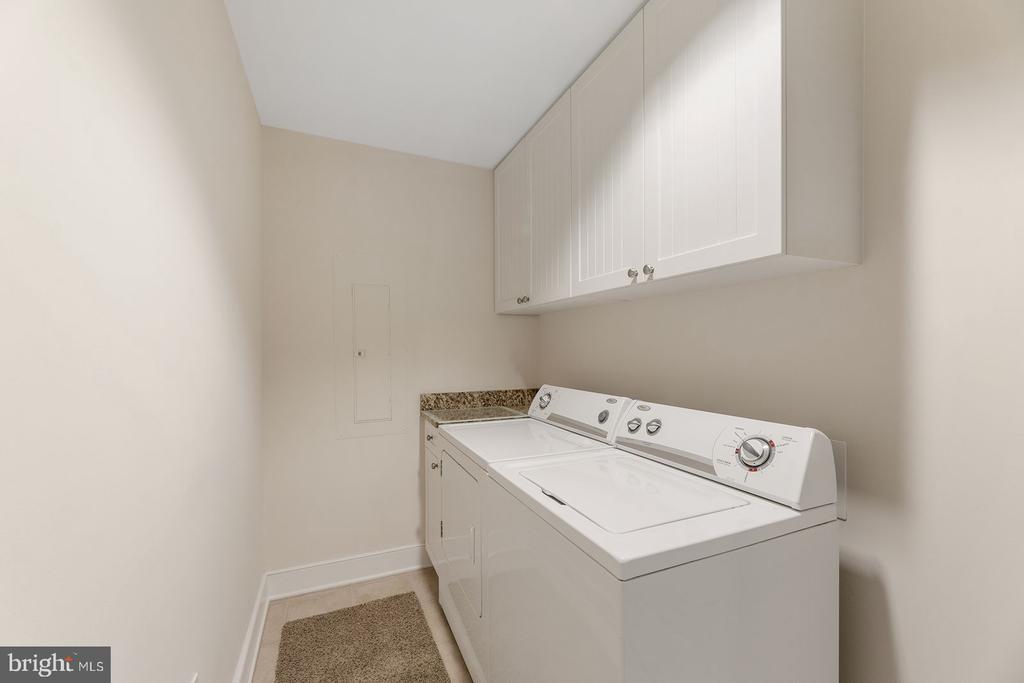 2 48th St #804