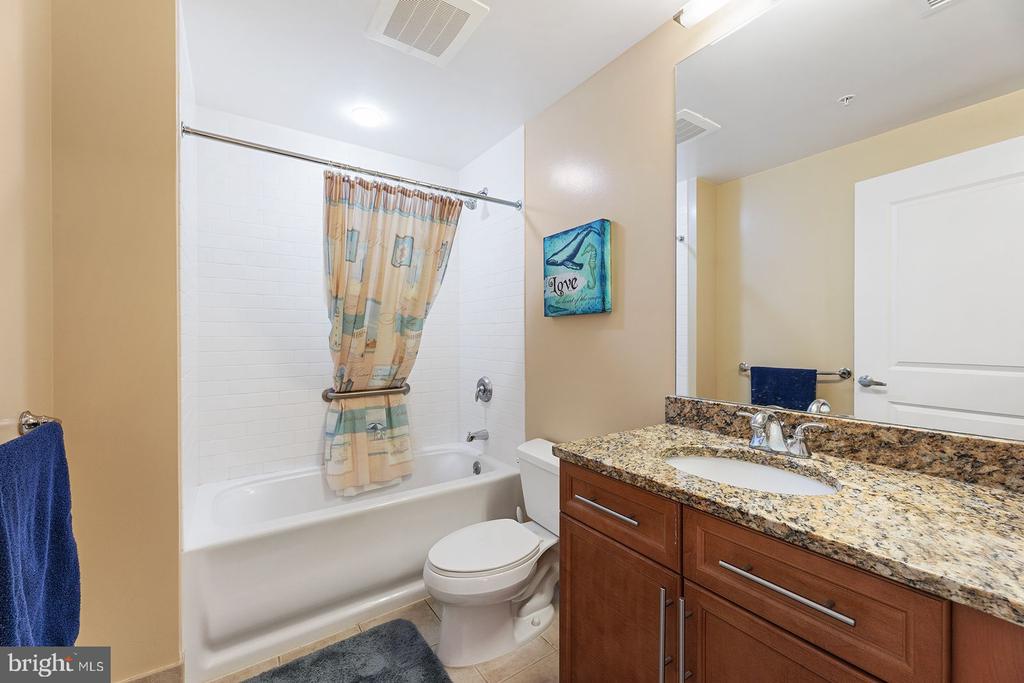 2 48th St #804