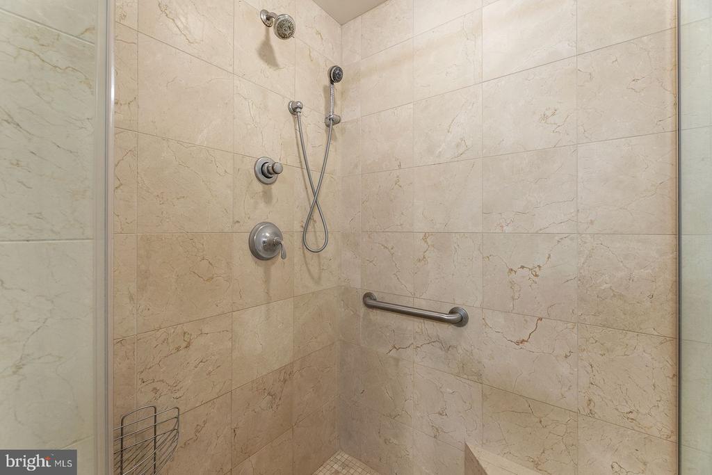 2 48th St #804