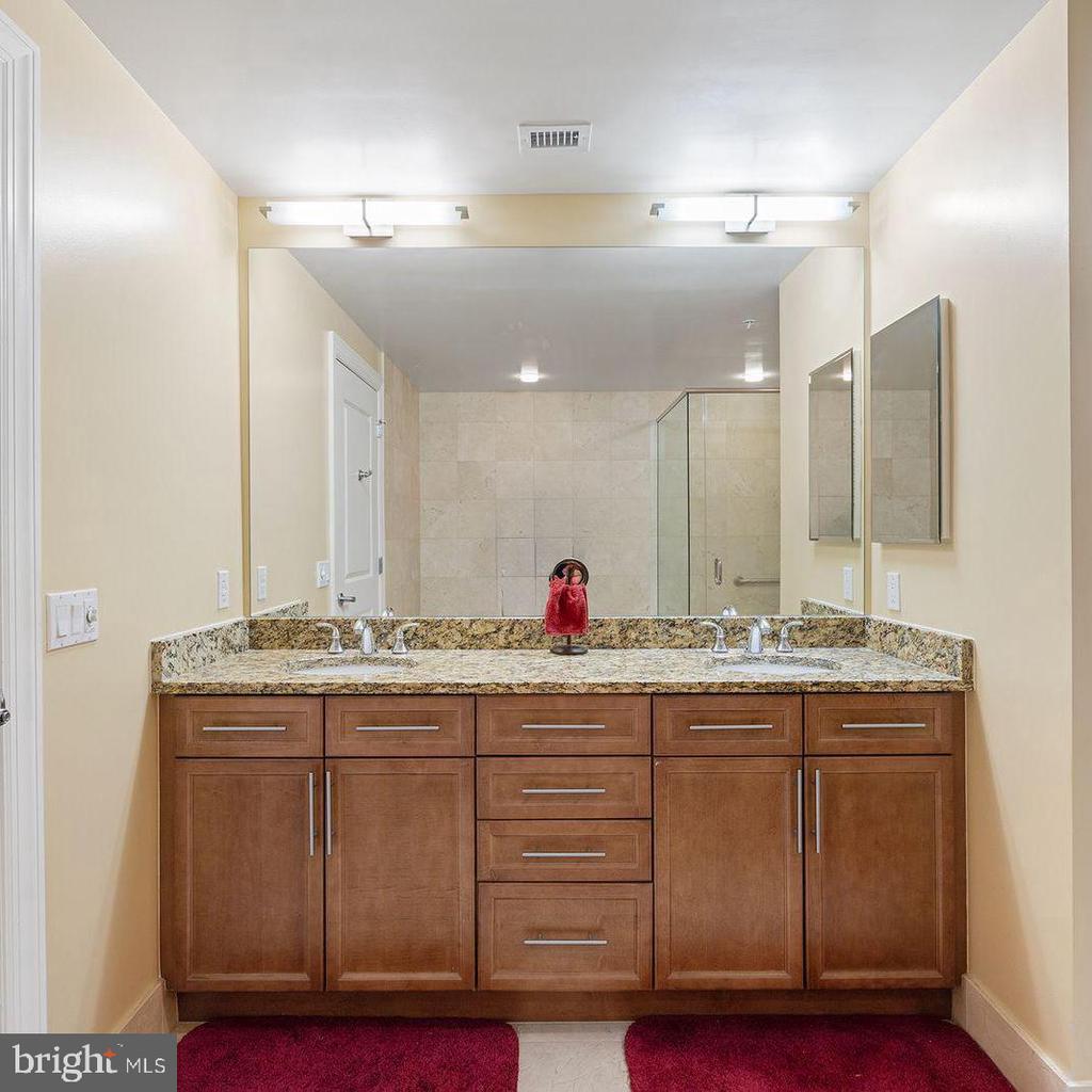 2 48th St #804