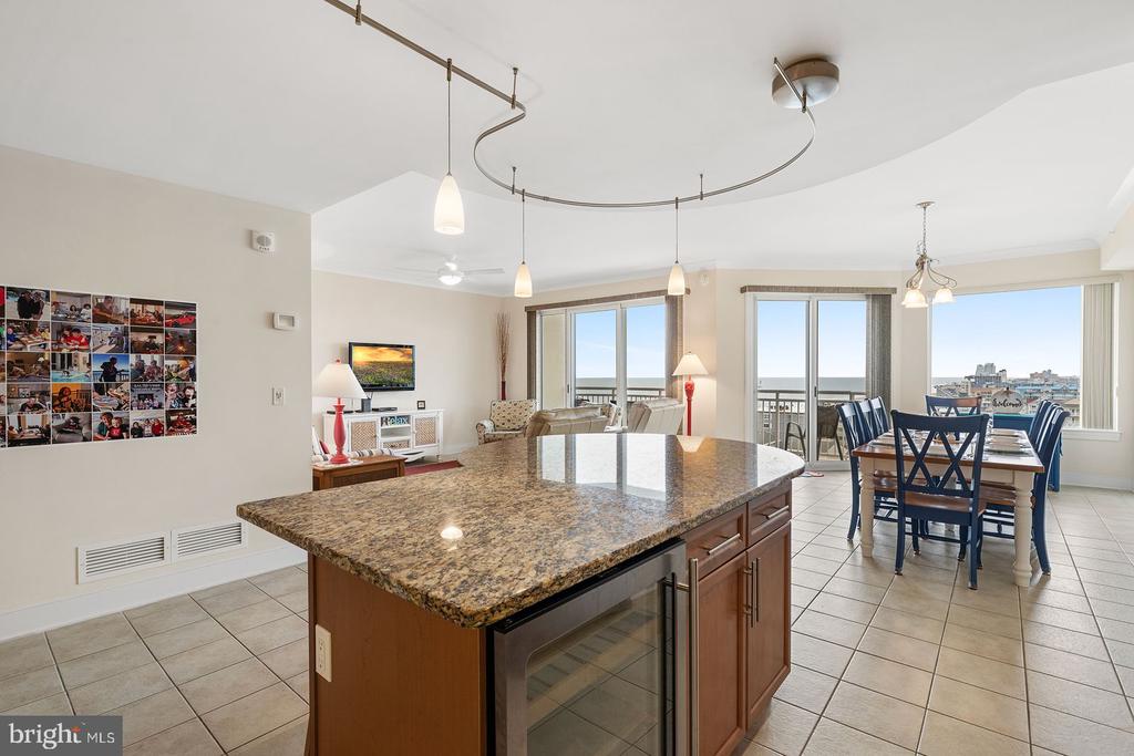 2 48th St #804