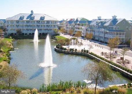 6 Fountain Dr E #2a