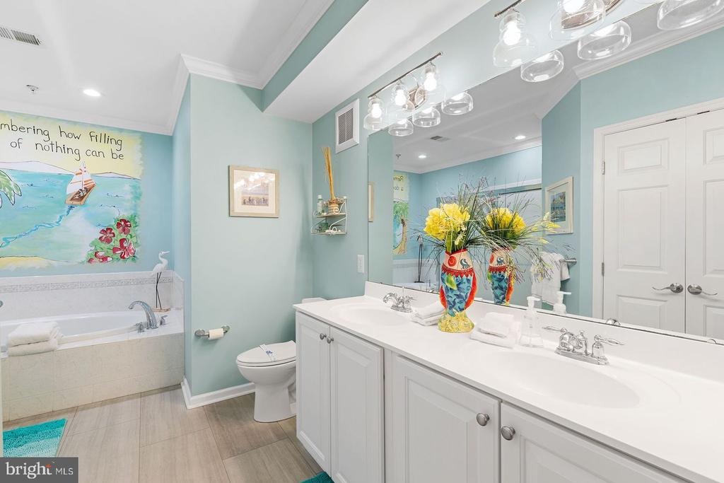 6 Fountain Dr E #2a