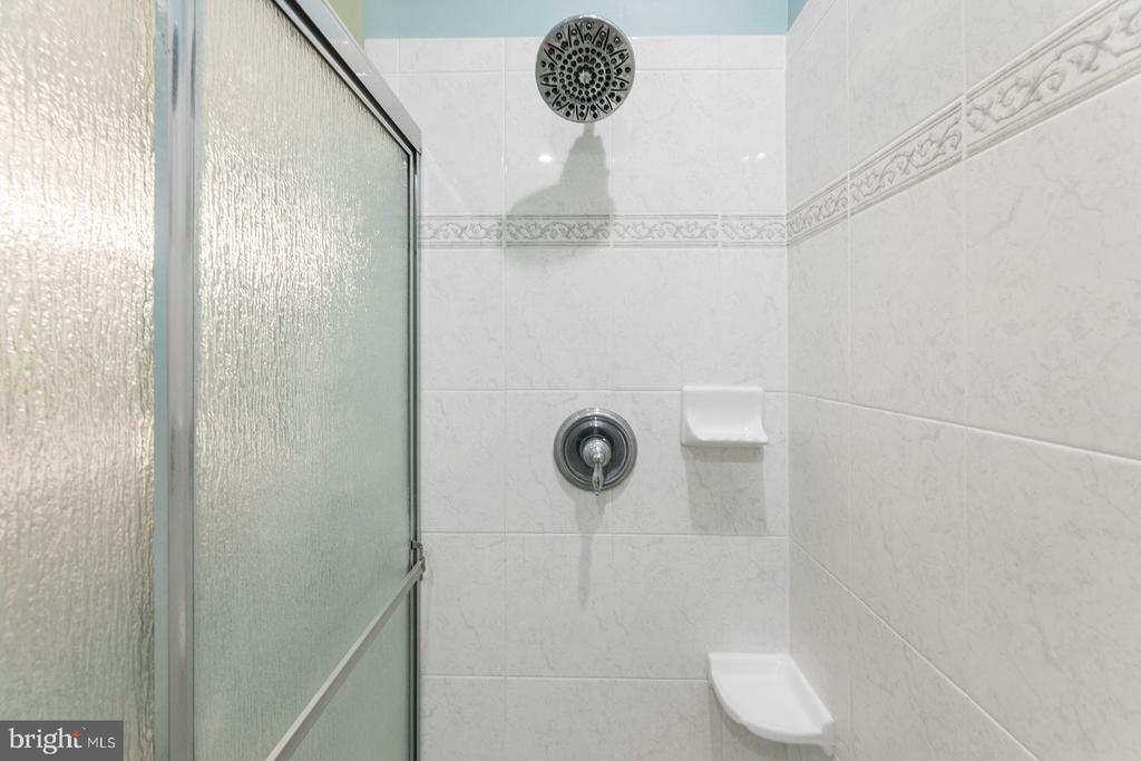 6 Fountain Dr E #2a