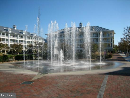 6 Fountain Dr E #2a