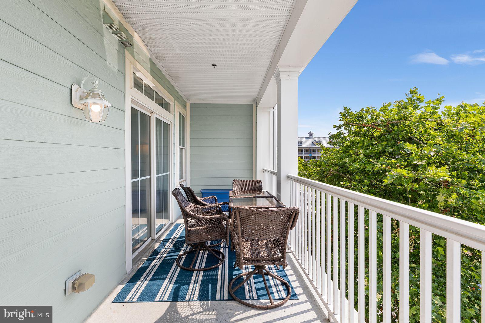 6 Fountain Dr E #3b