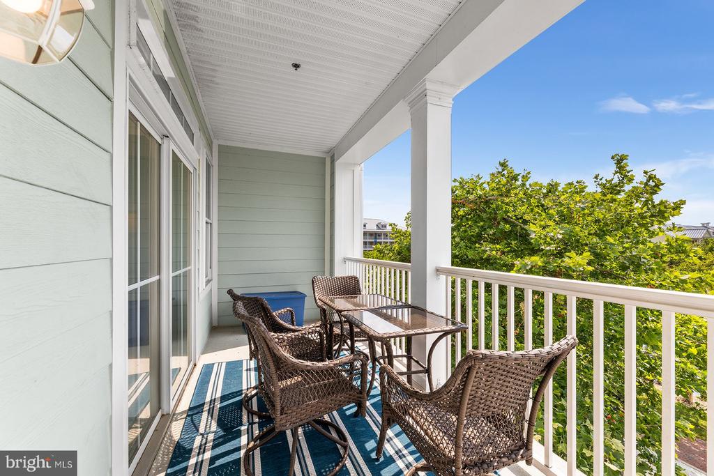 6 Fountain Dr E #3b