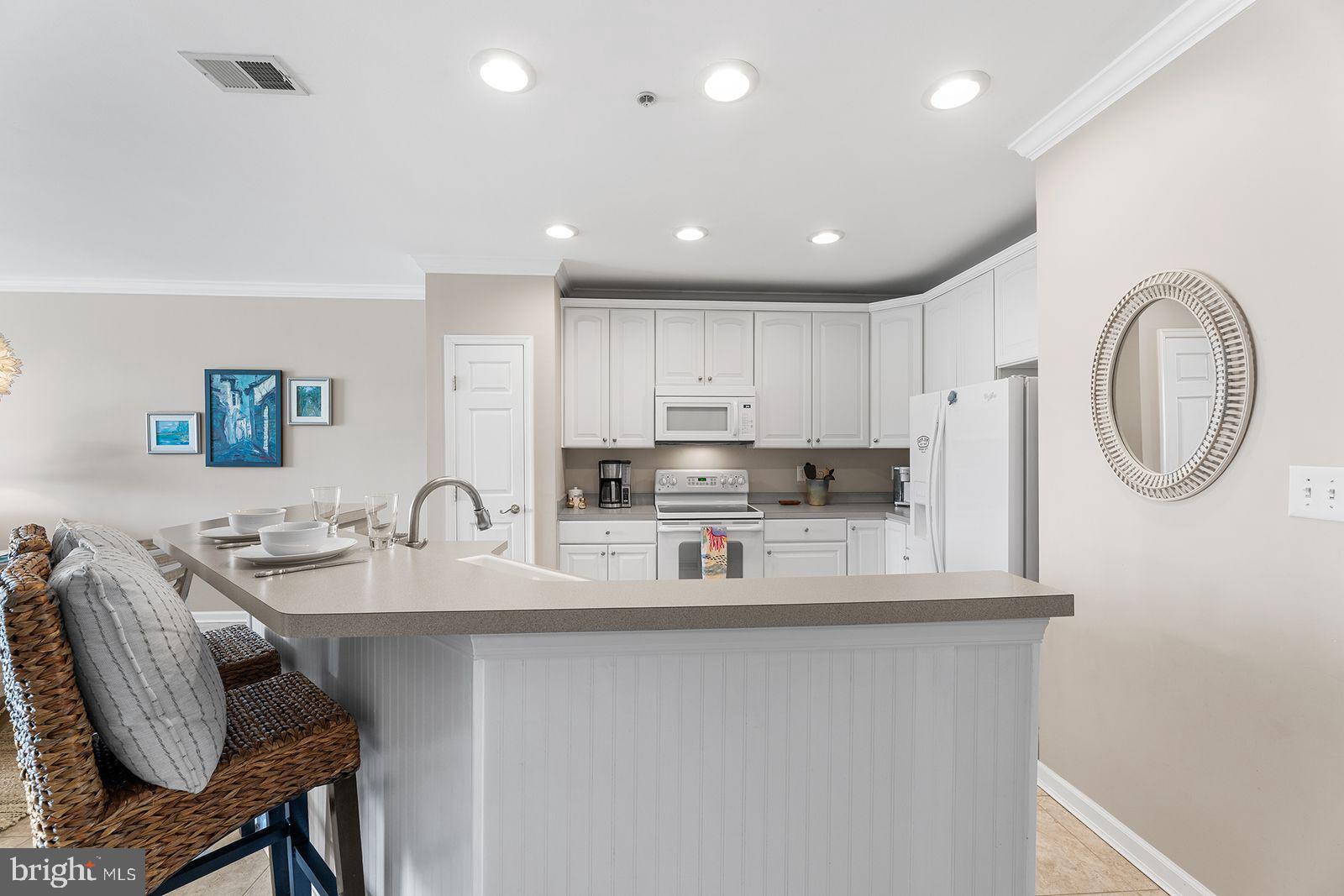 6 Fountain Dr E #3b