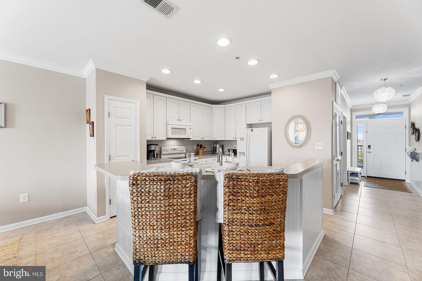 6 Fountain Dr E #3b