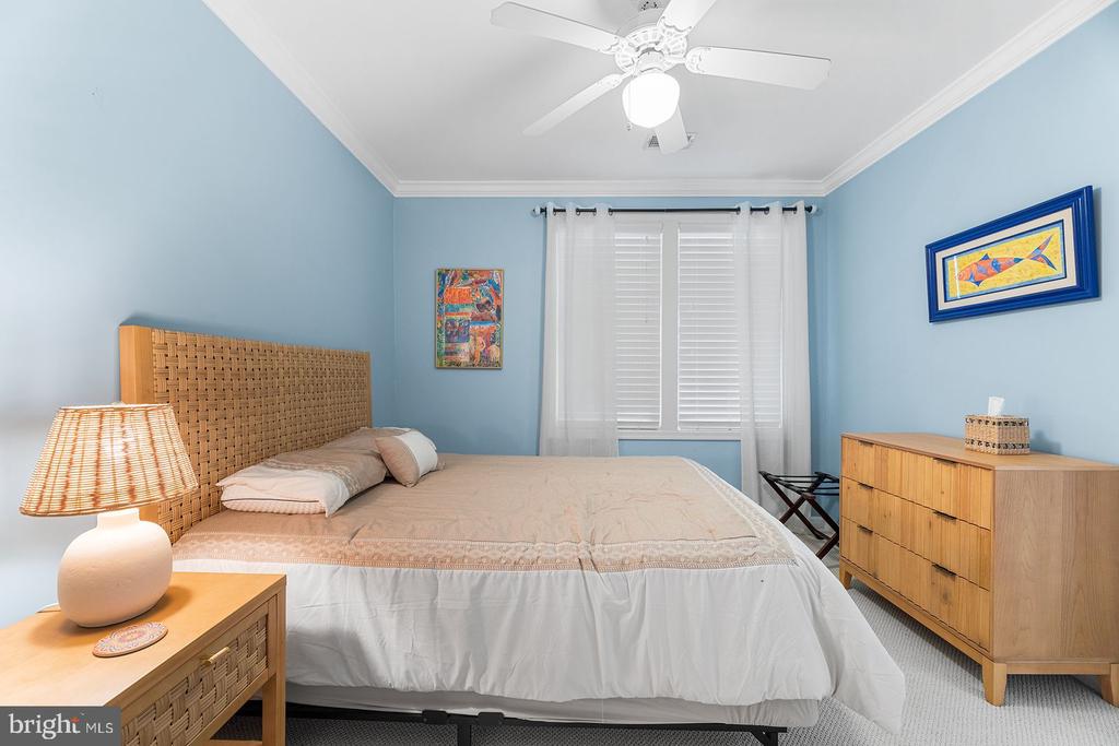 6 Fountain Dr E #3b