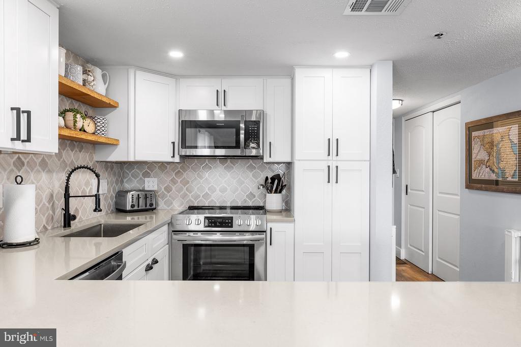 5801 Atlantic Ave #401