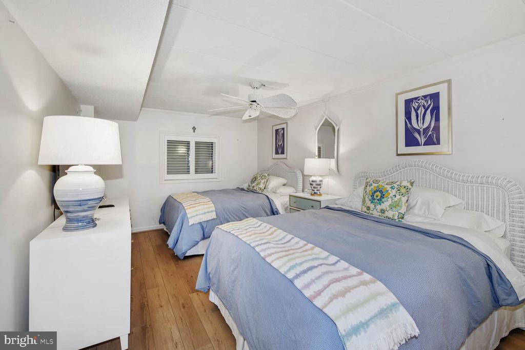 1 66th St #403