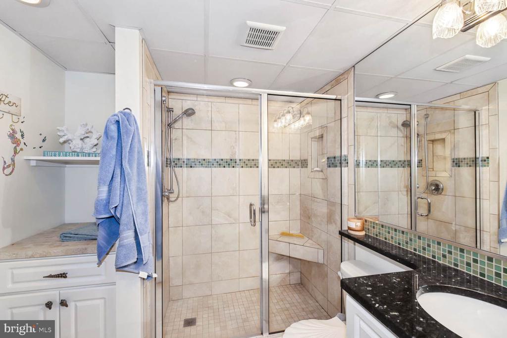 1 66th St #403