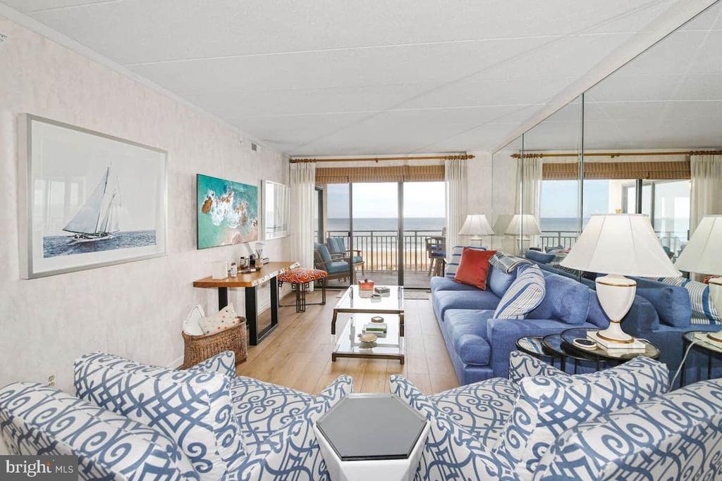 1 66th St #403