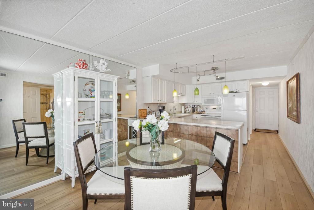 1 66th St #403