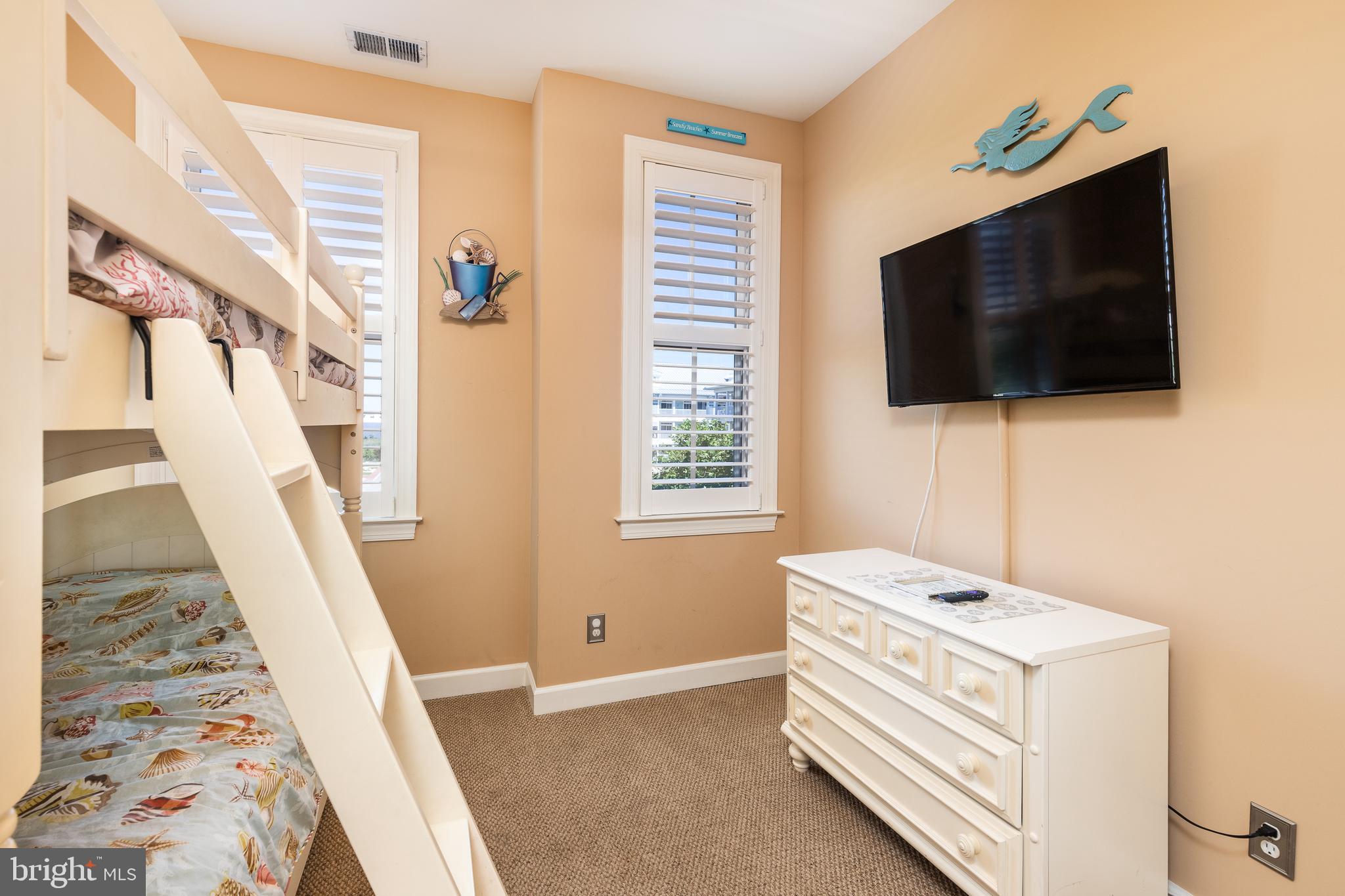 15 Fountain Dr W #15u