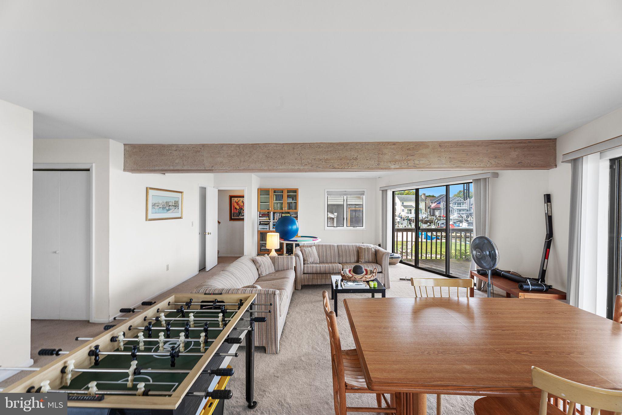 13 Waters Edge Ct
