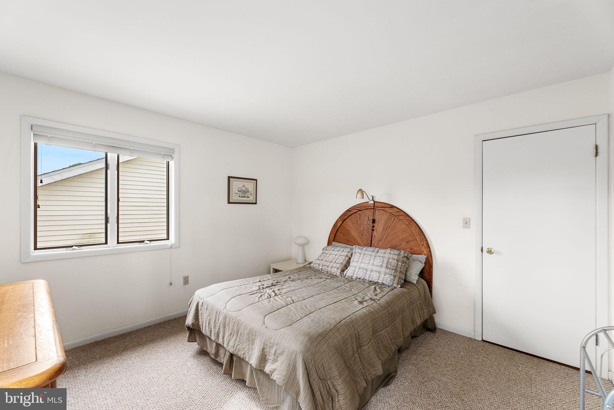 13 Waters Edge Ct
