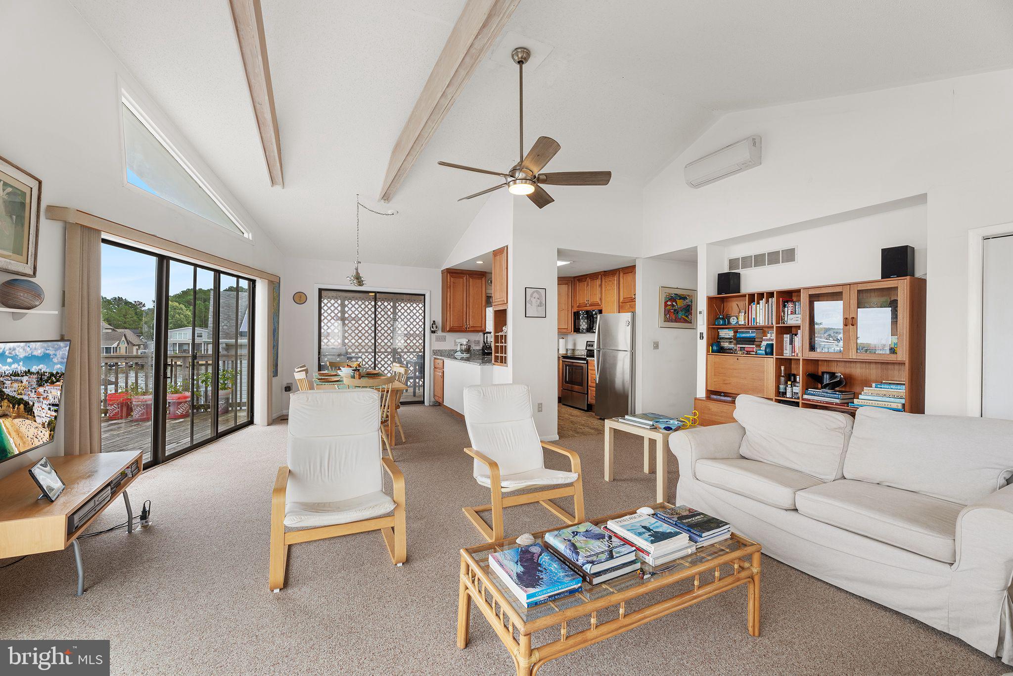 13 Waters Edge Ct