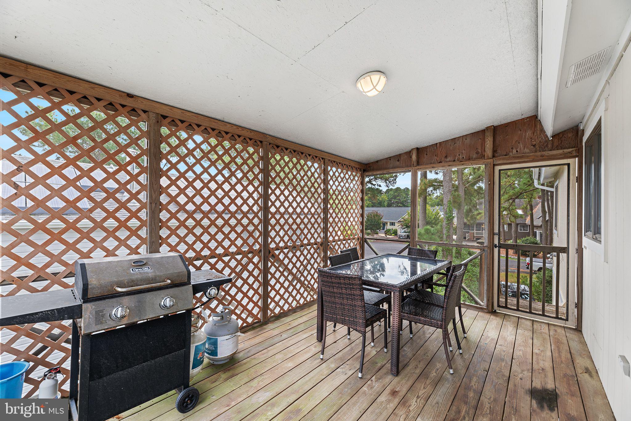 13 Waters Edge Ct