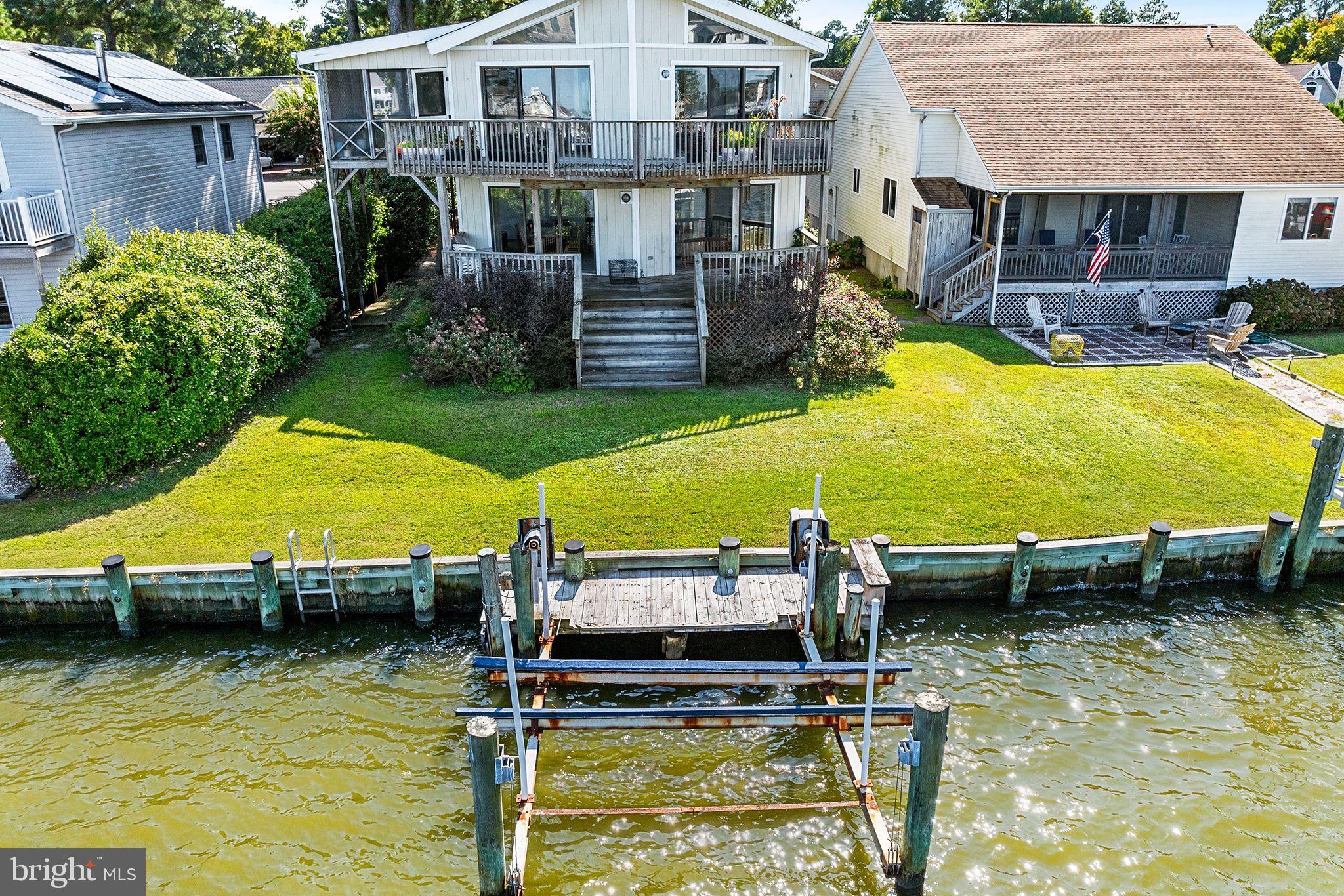 13 Waters Edge Ct