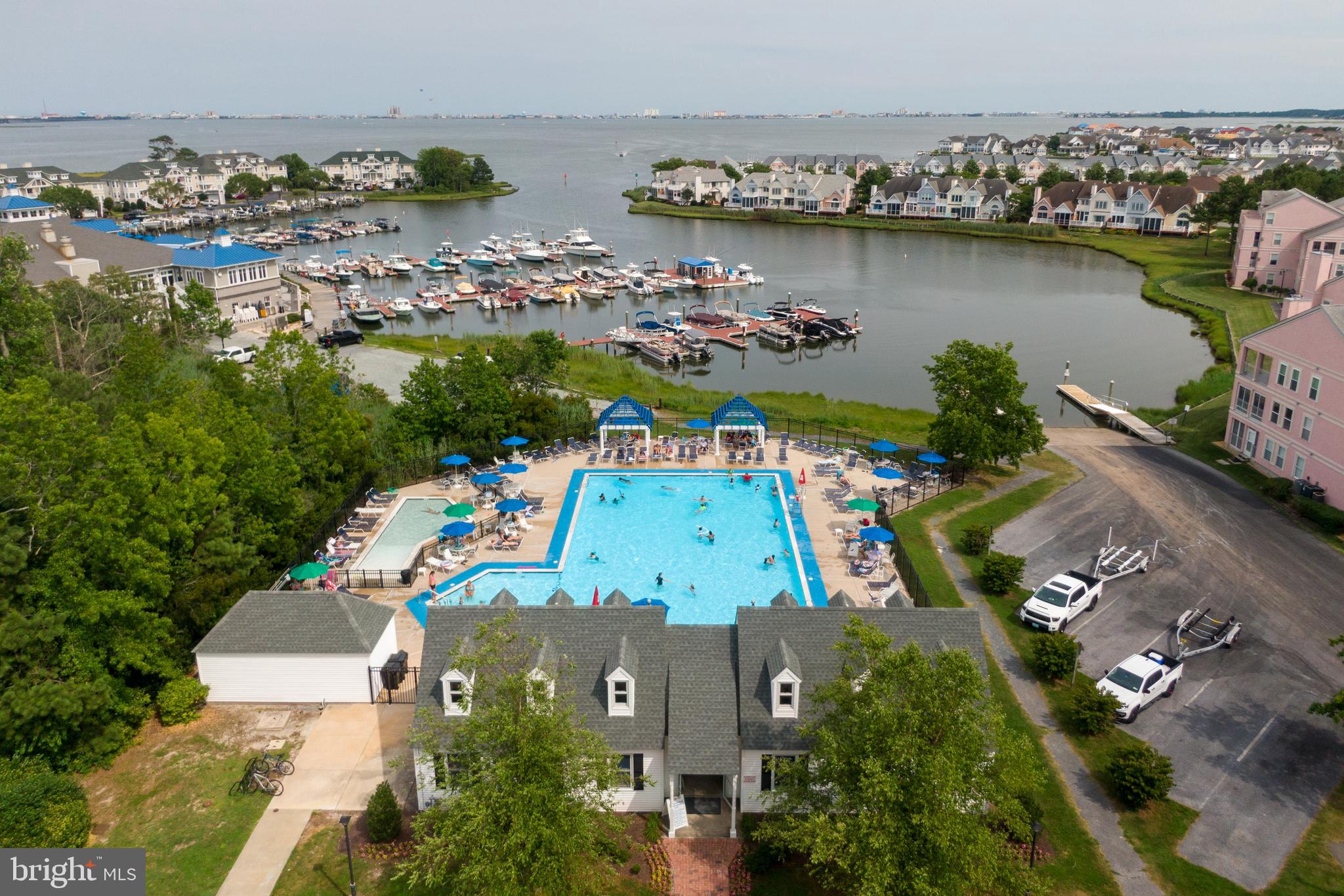 13 Waters Edge Ct