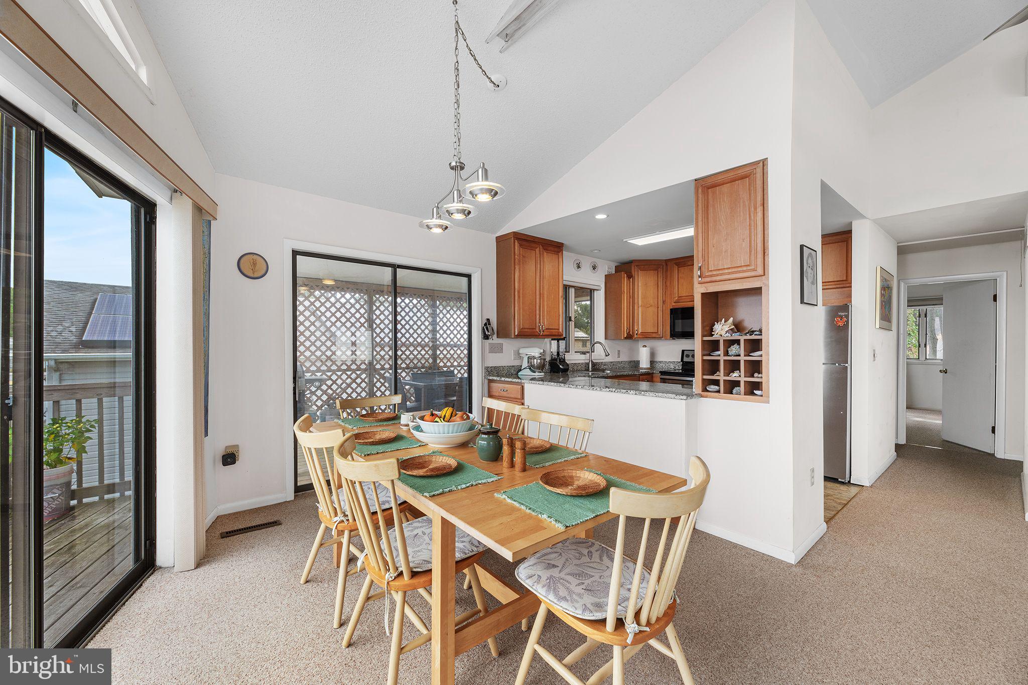 13 Waters Edge Ct