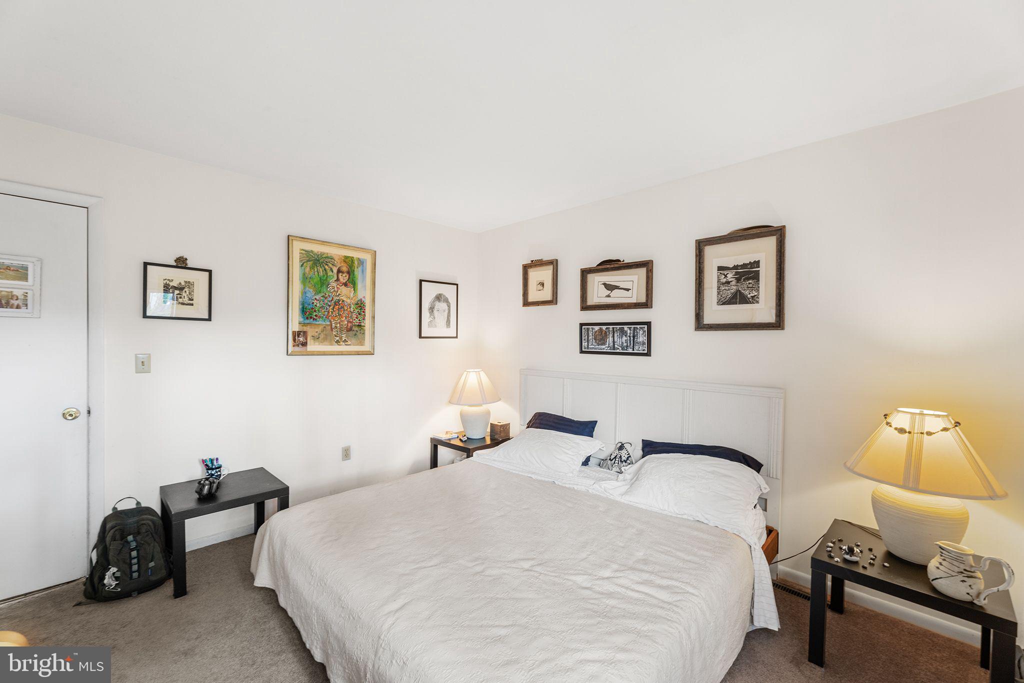 13 Waters Edge Ct