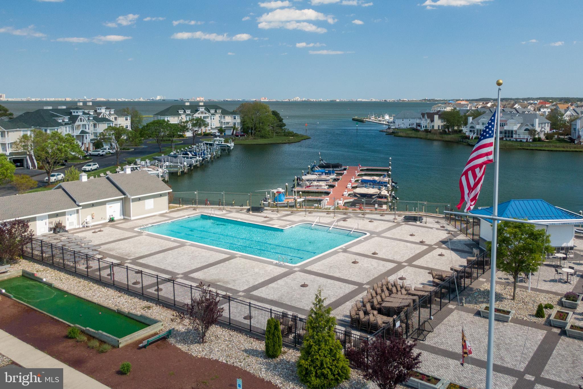 13 Waters Edge Ct