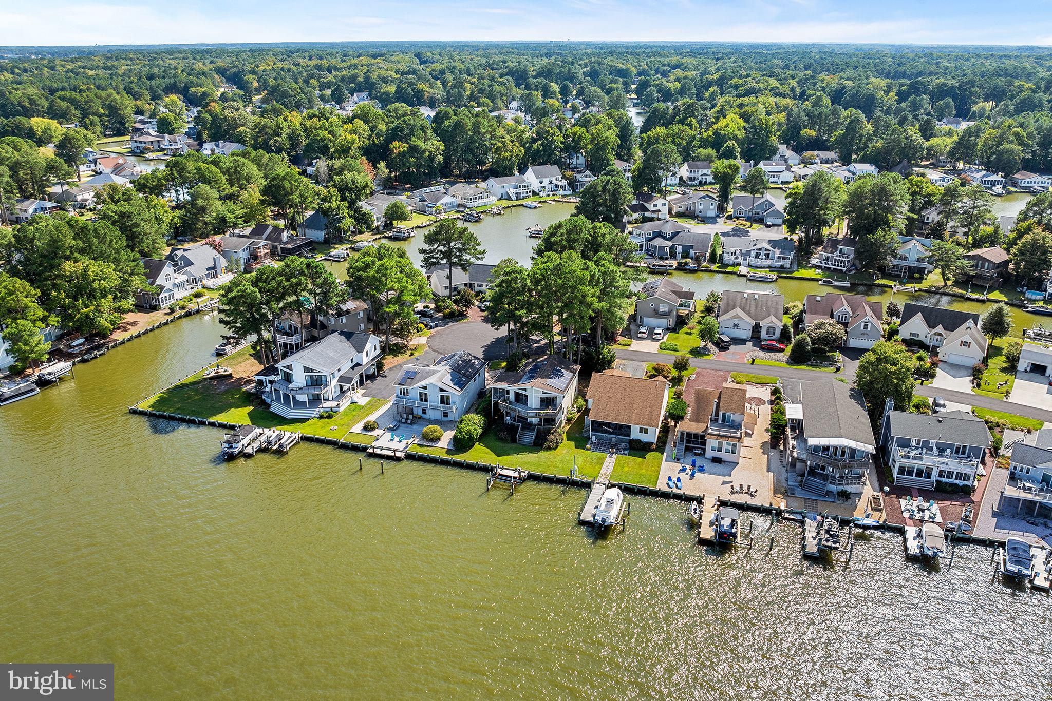 13 Waters Edge Ct