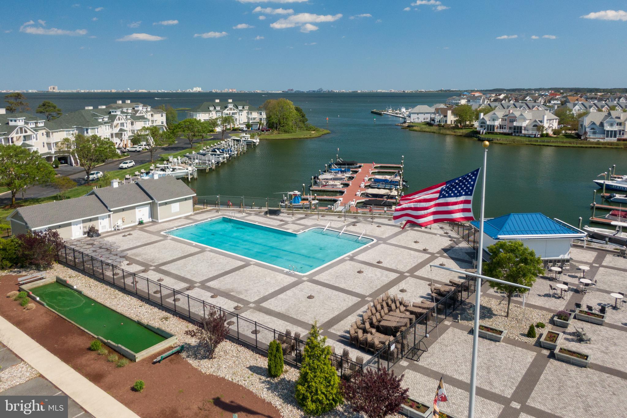 13 Waters Edge Ct
