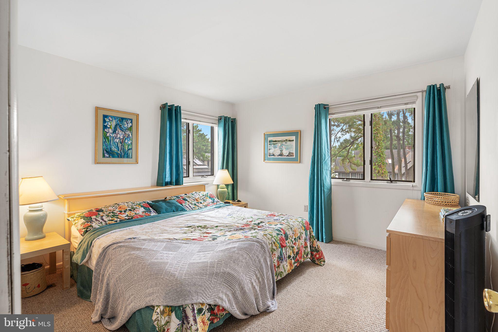 13 Waters Edge Ct