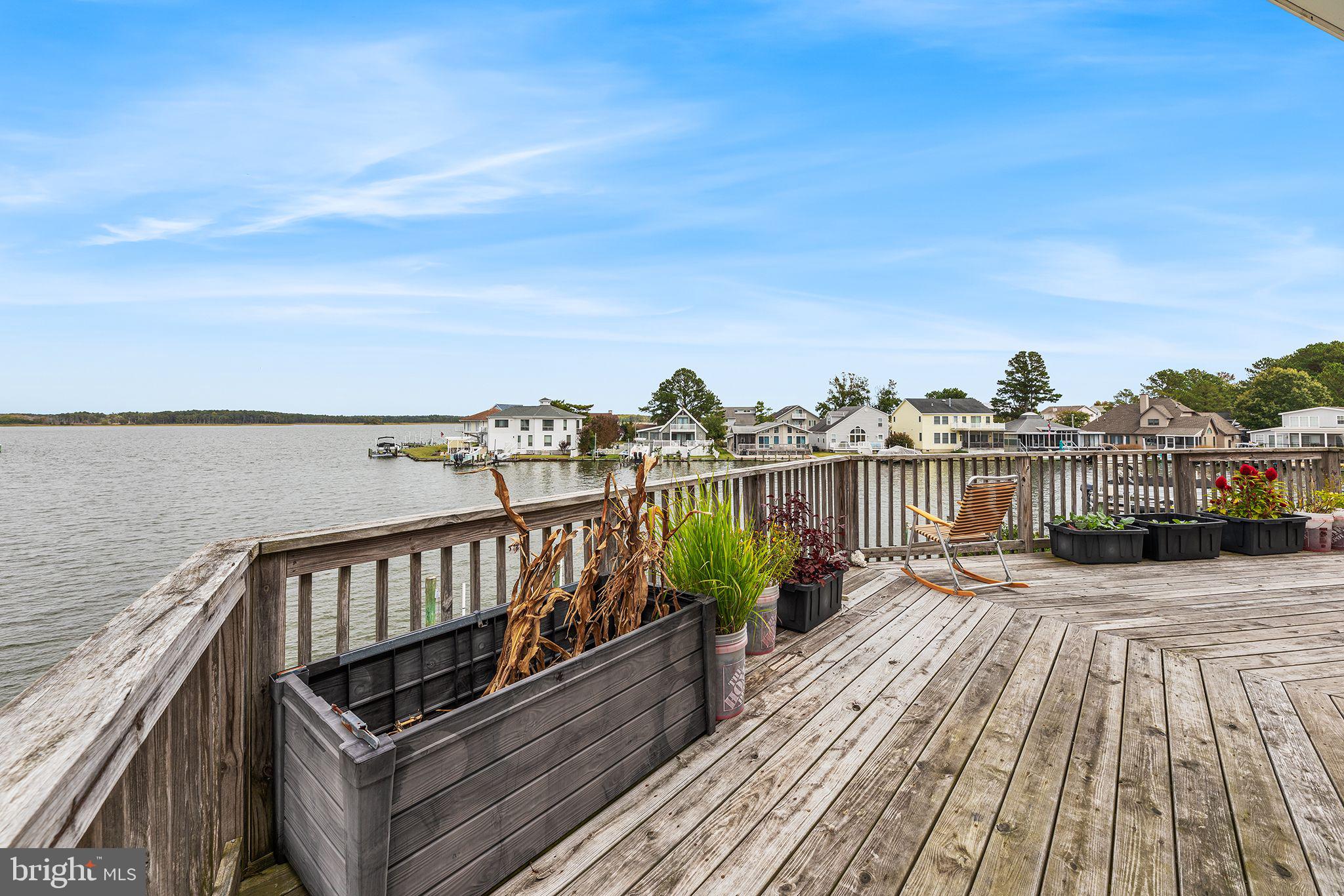 13 Waters Edge Ct