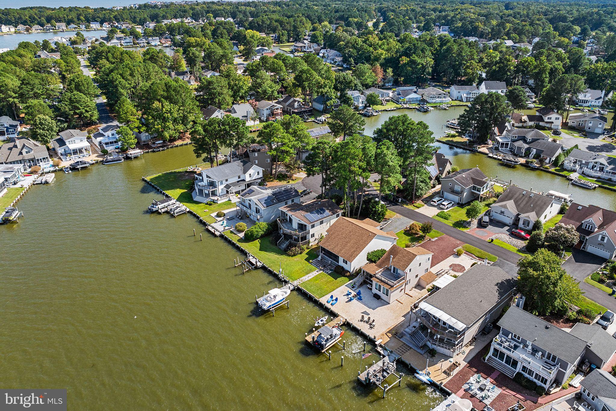 13 Waters Edge Ct