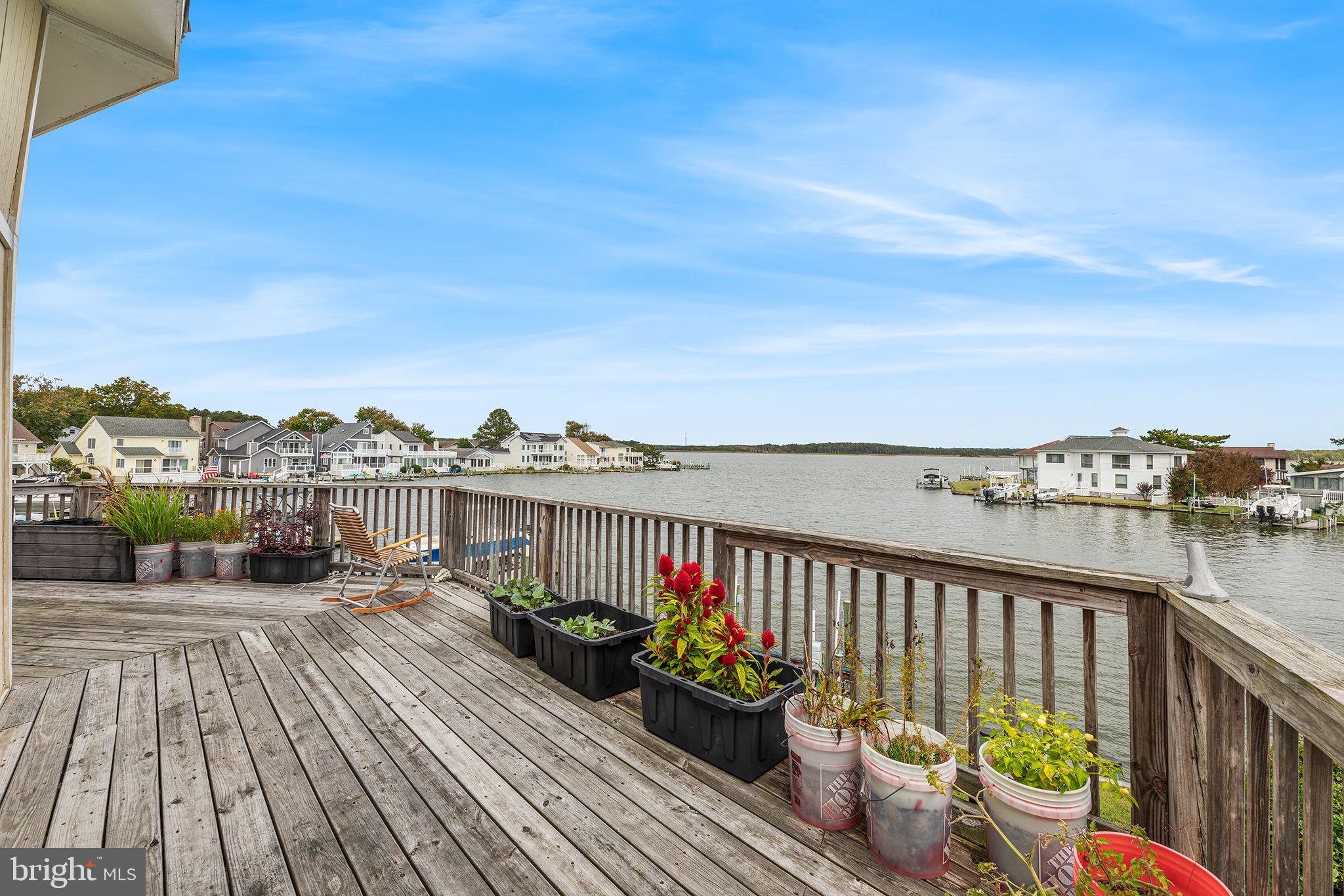 13 Waters Edge Ct