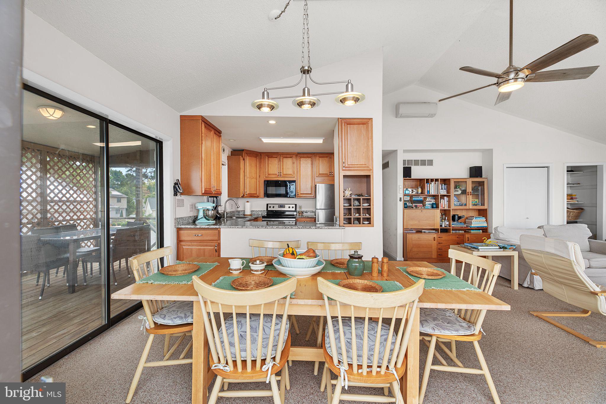 13 Waters Edge Ct