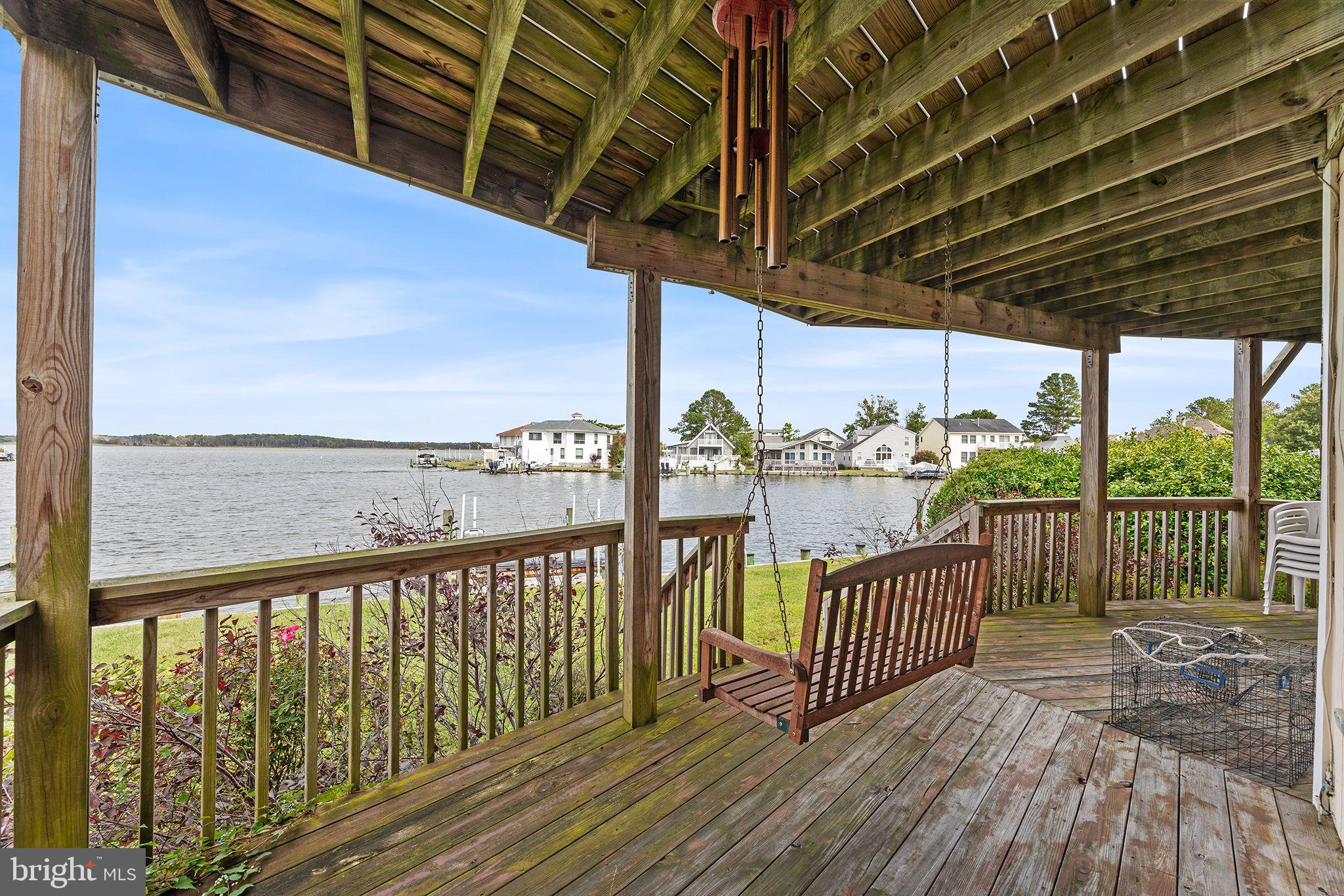 13 Waters Edge Ct