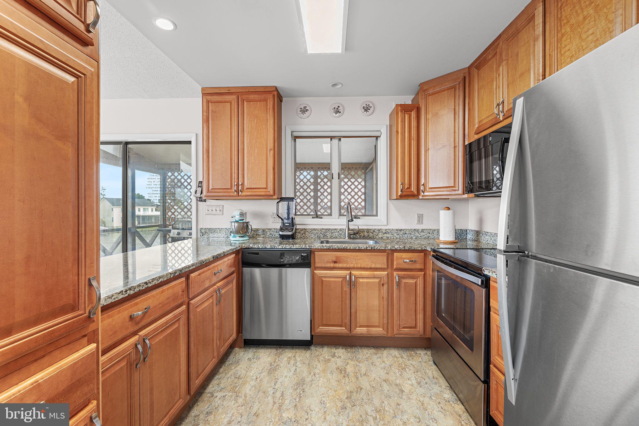 13 Waters Edge Ct