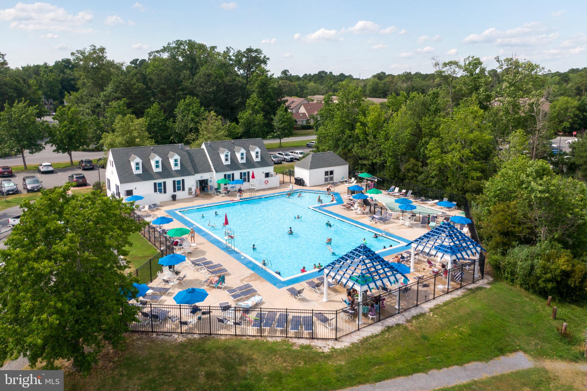 13 Waters Edge Ct