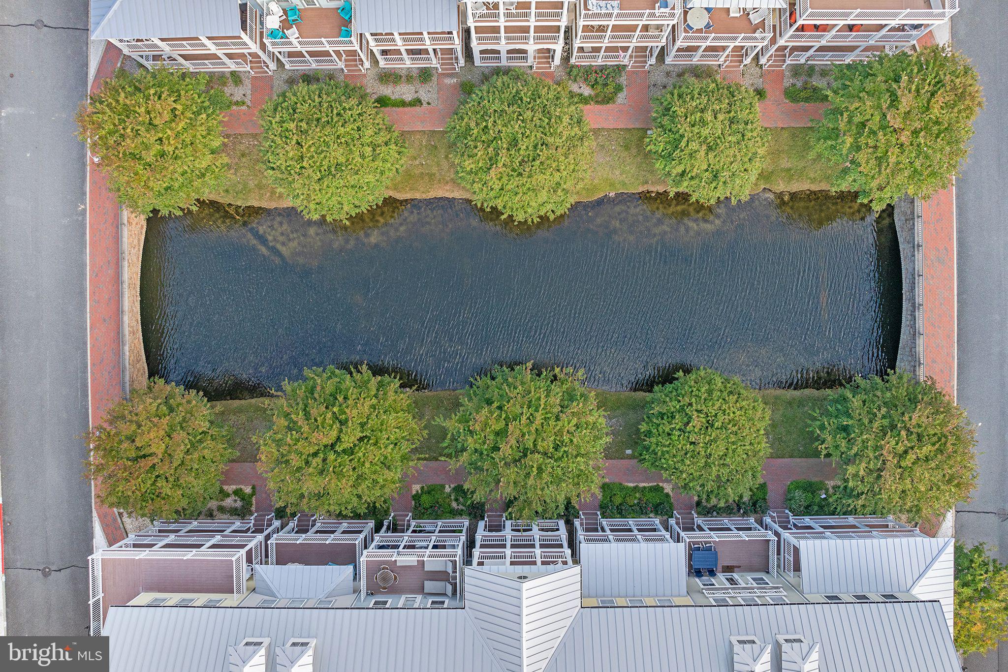 24 Canal Side Mews W #Lut-Bi