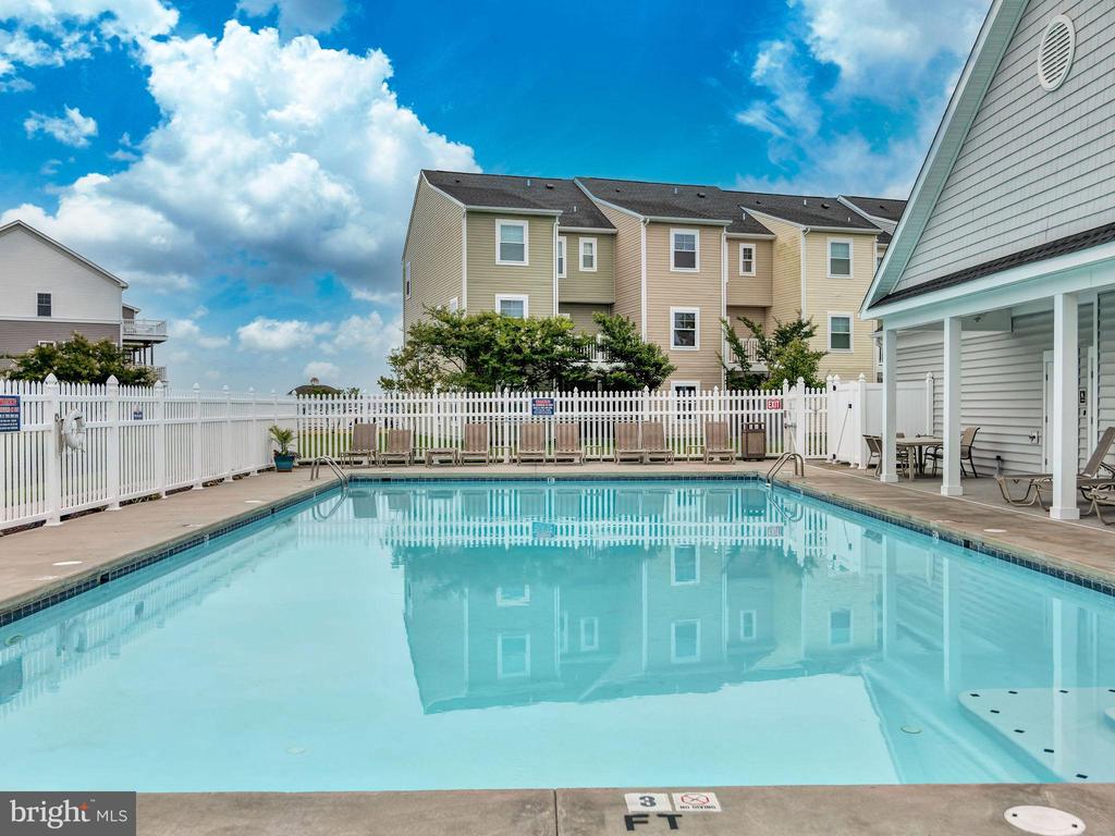 12904 Sand Bar Ln #6 & Boatslip M4