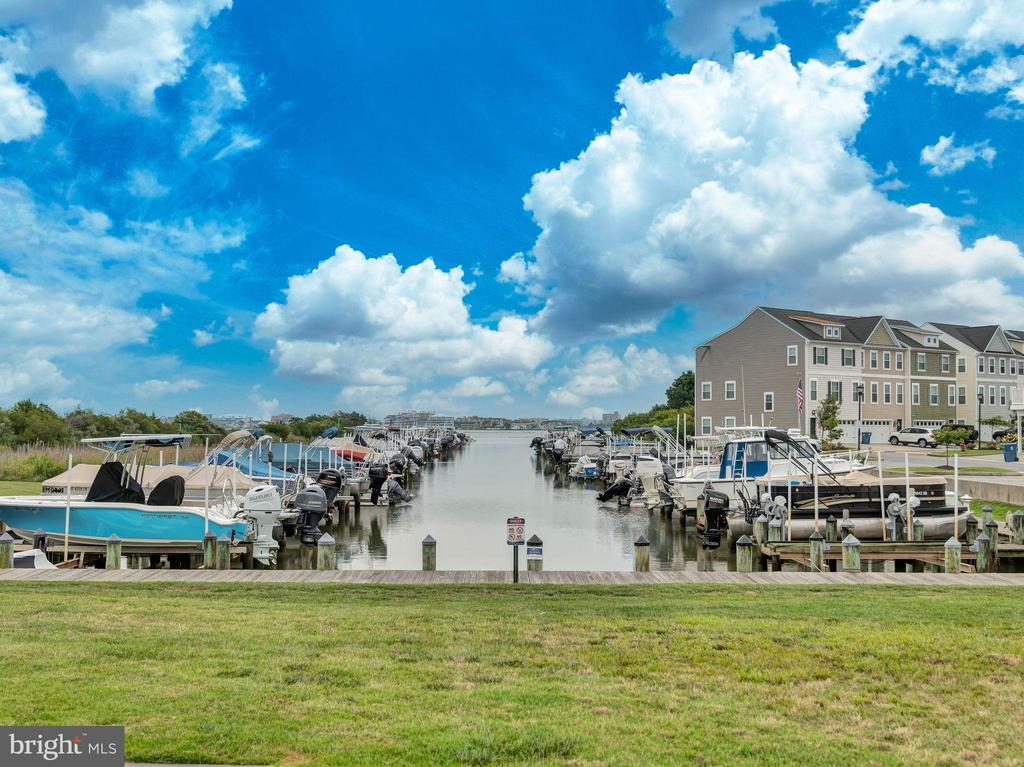 12904 Sand Bar Ln #6 & Boatslip M4
