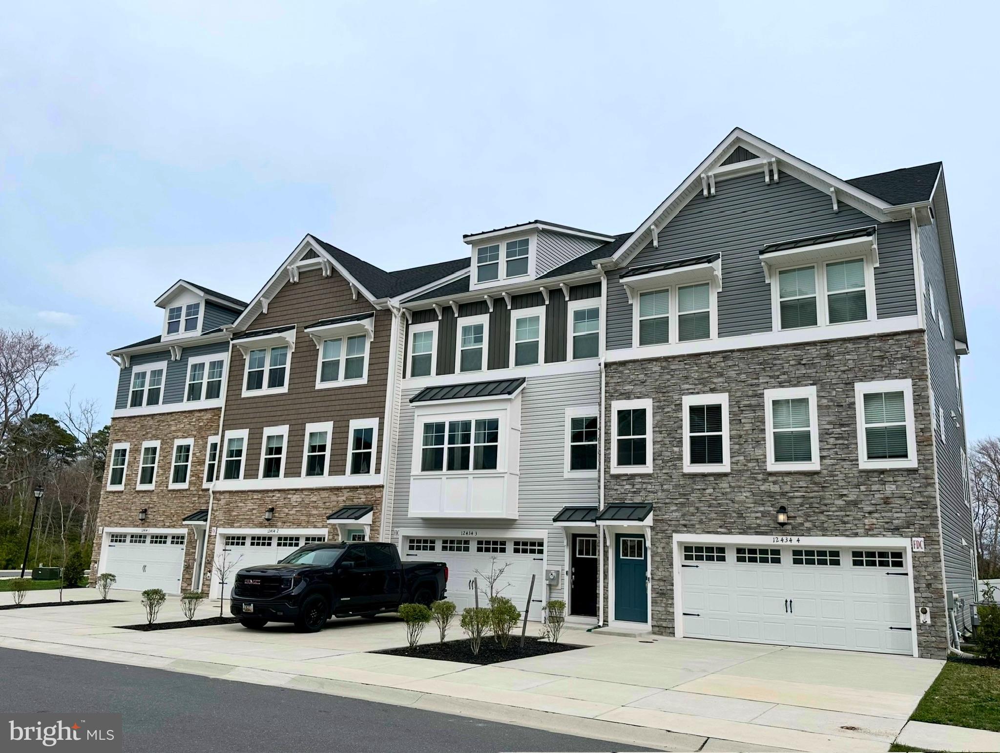 12434 Sea Oaks Ln #2