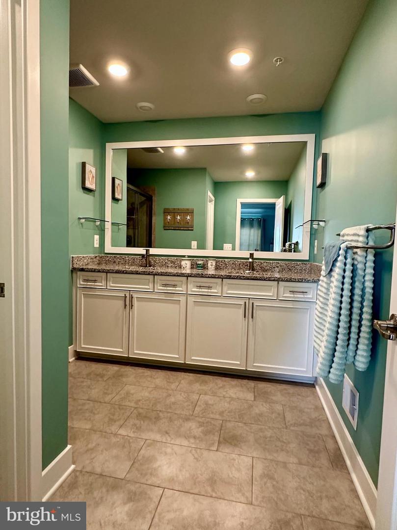12434 Sea Oaks Ln #2