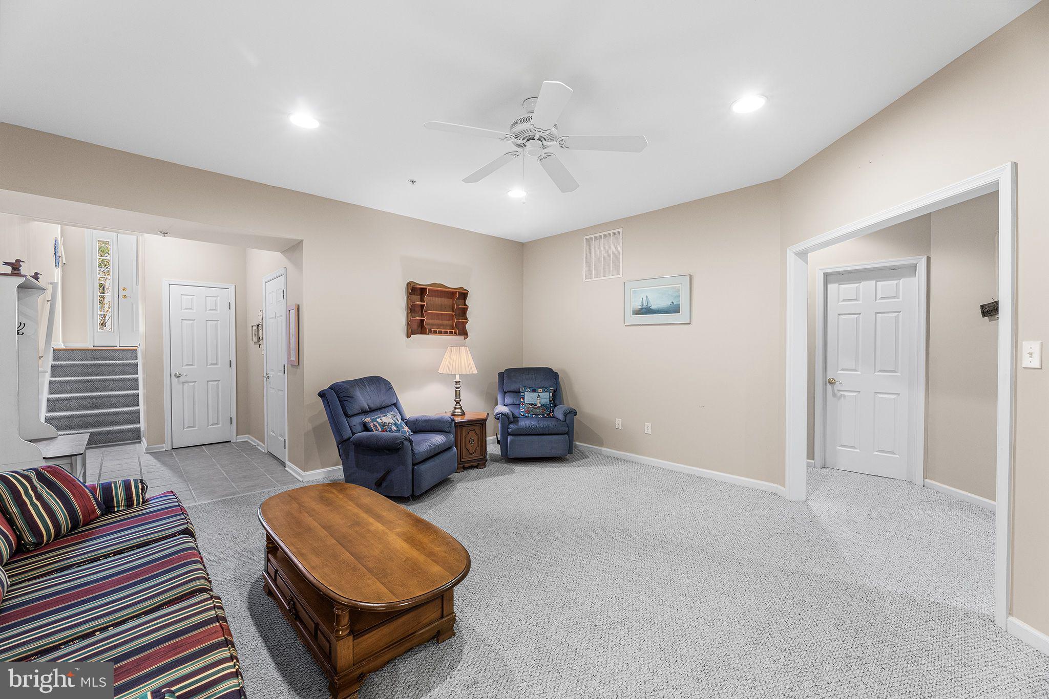 117 Hingham Ln
